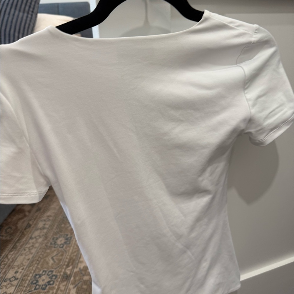 NWT Aritzia Original Contour Marvel T-Shirt - Picture 3 of 4